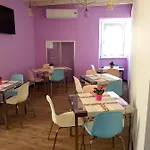 לינה וארוחת בוקר Porta Marina 4*